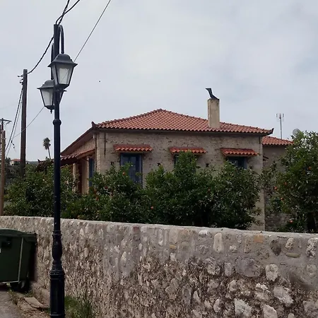 Σπίτι στο Χωριό - Les campagnards *