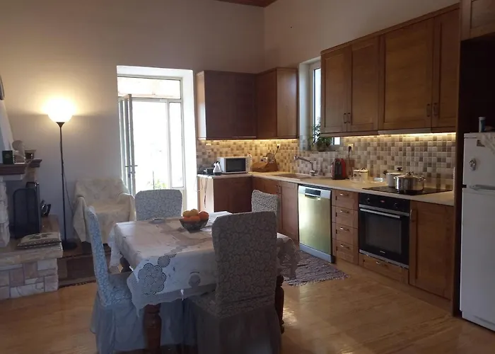 Σπίτι Στο Χωριό - Les Campagnards