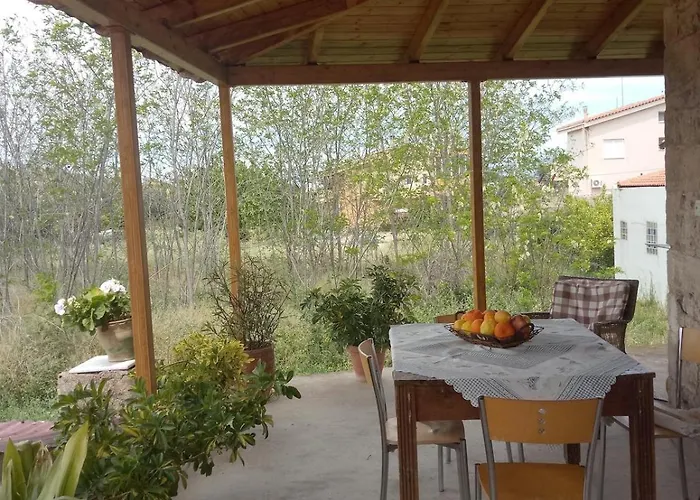 Σπίτι Στο Χωριό - Les Campagnards *