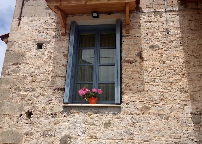 Σπίτι Στο Χωριό - Les Campagnards *